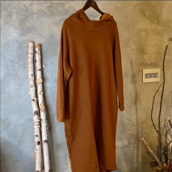 Oversized hoodie sweatshirt dress in rust orange - Picture 5 of 6
